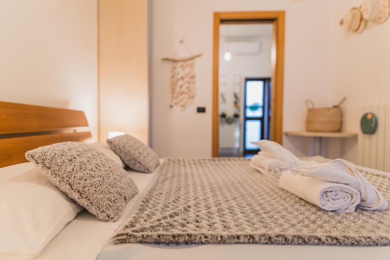 Villa Casa Vacanze Il Mare Tra I Tetti - Relaxing Terrace & Sea View Monopoli Exterior foto